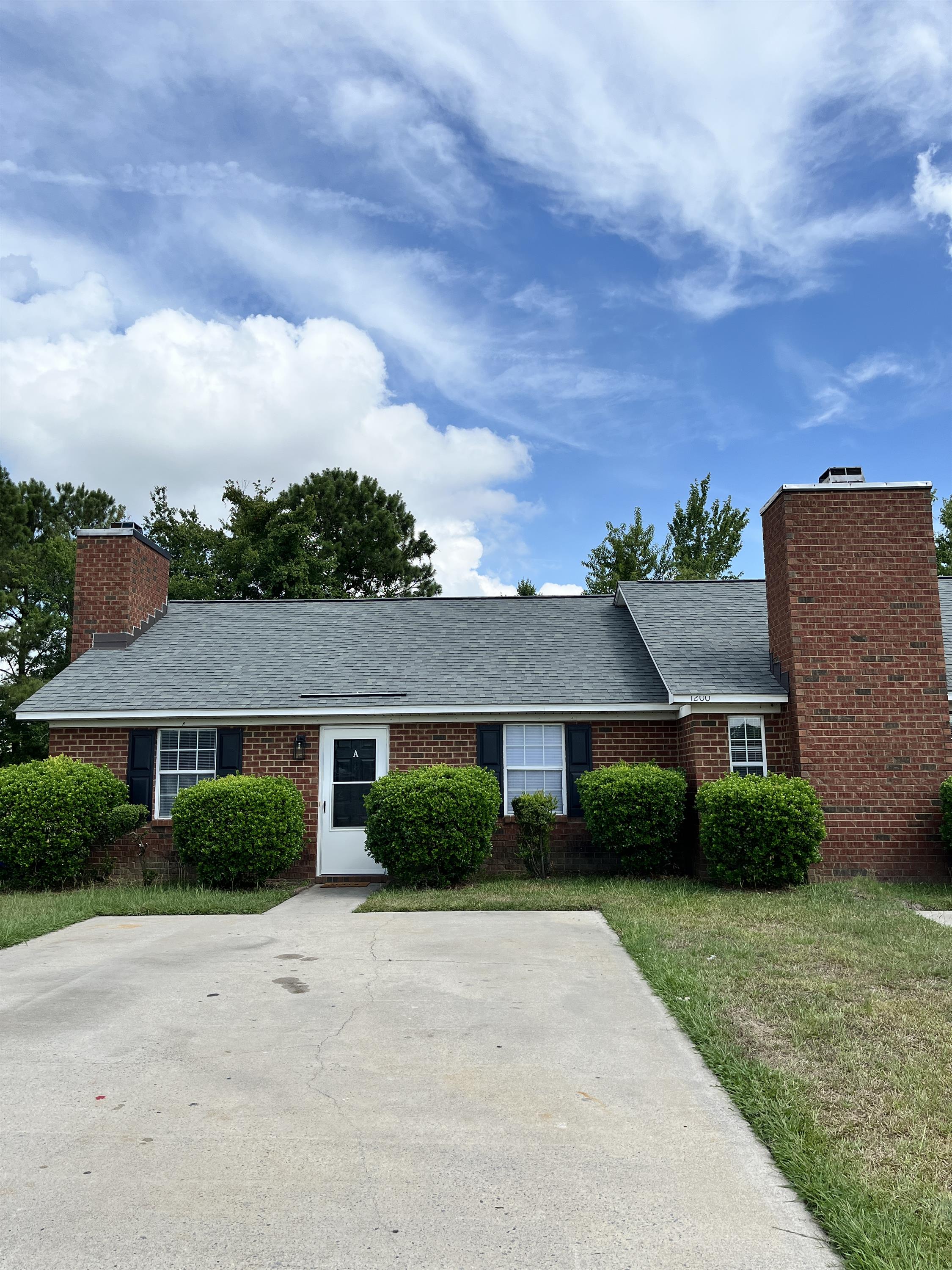 1200 Peyton Circle - 1