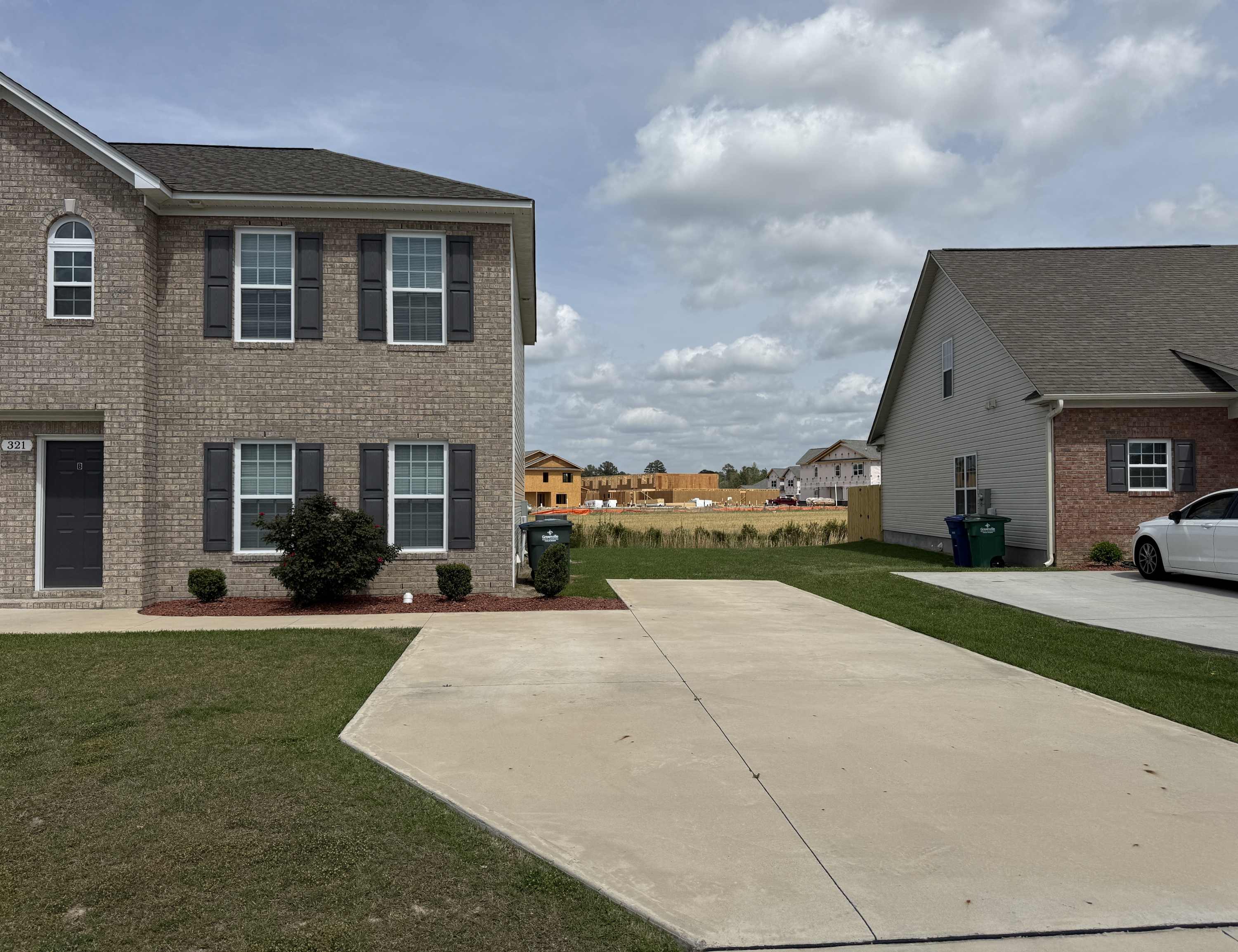 321 South Pointe Drive - A